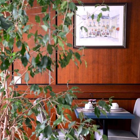 Coq Hotel Montreuil  Luaran gambar