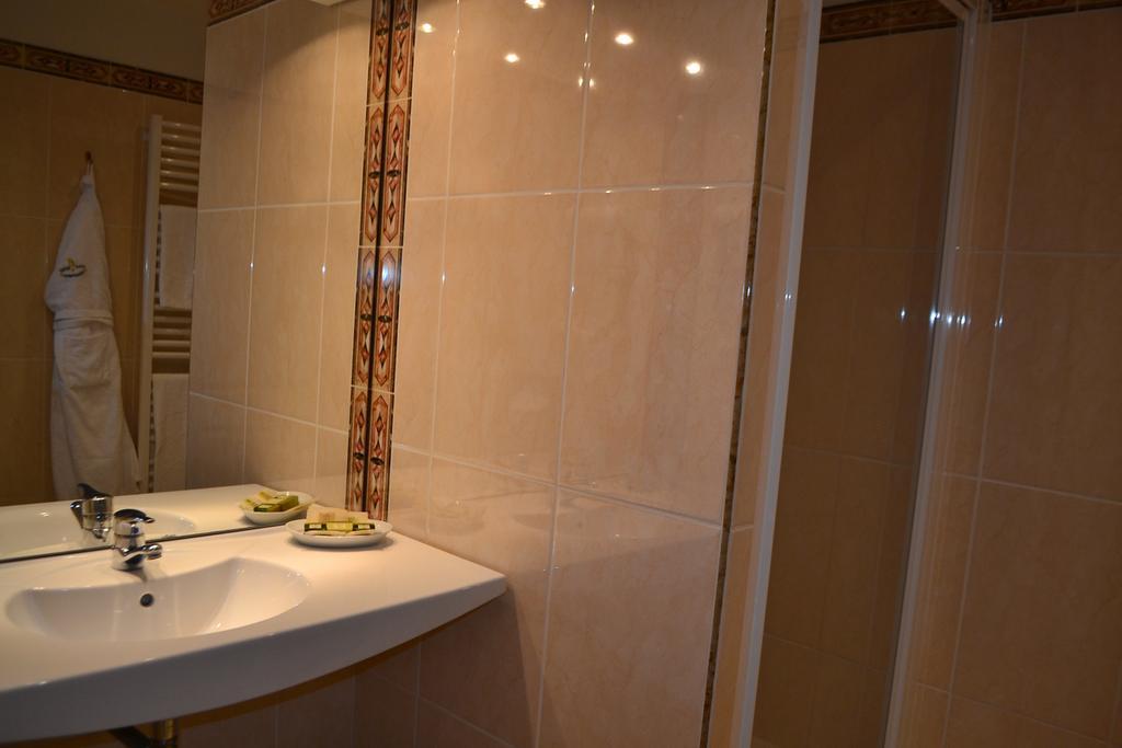 Coq Hotel Montreuil  Luaran gambar