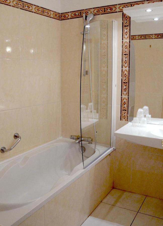 Coq Hotel Montreuil  Luaran gambar