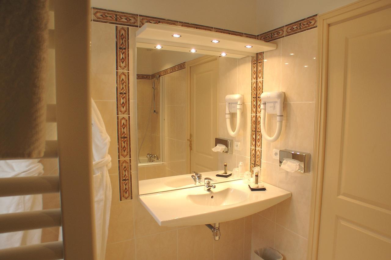 Coq Hotel Montreuil  Luaran gambar