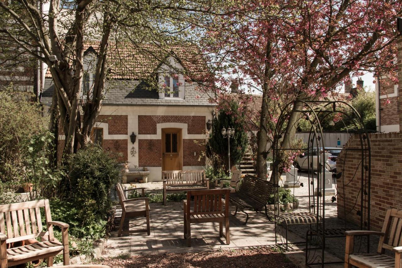 Coq Hotel Montreuil  Luaran gambar